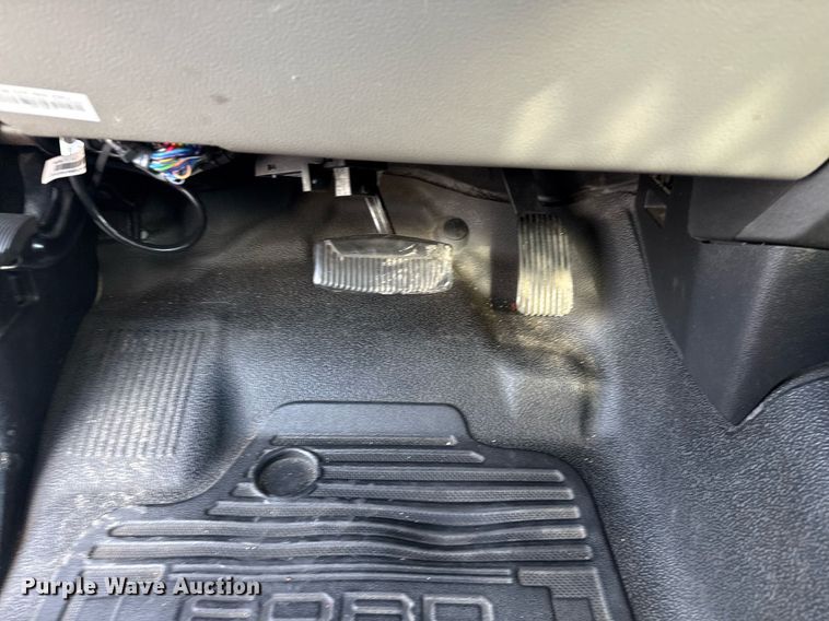 image for item EG5823 2018 Ford F550 flatbed truck