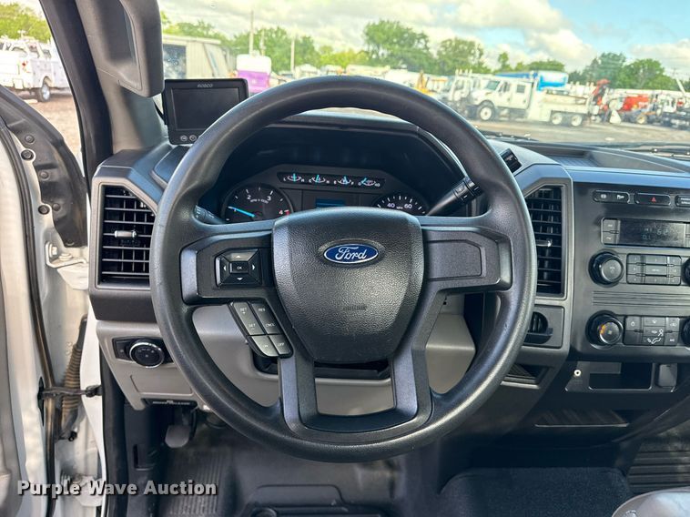 image for item EG5823 2018 Ford F550 flatbed truck