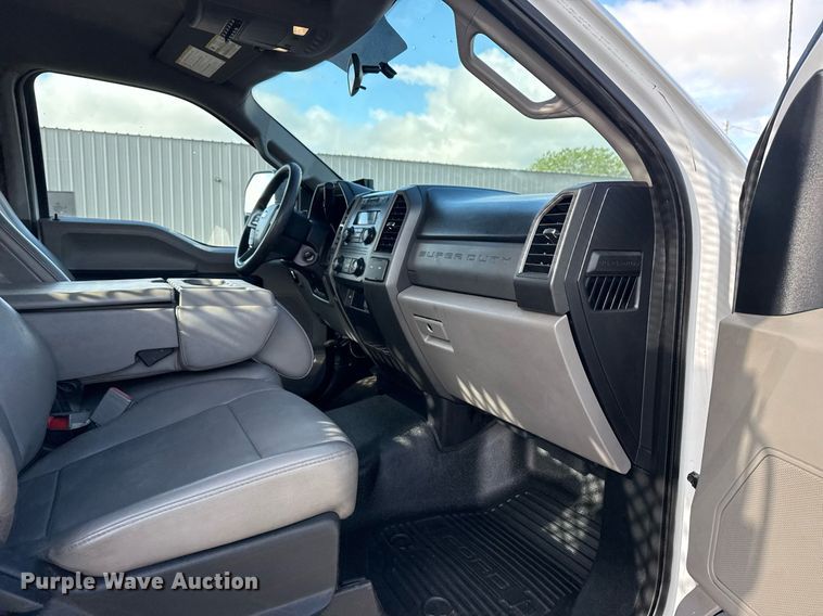 image for item EG5823 2018 Ford F550 flatbed truck