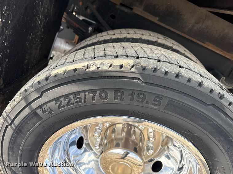 image for item EG5823 2018 Ford F550 flatbed truck