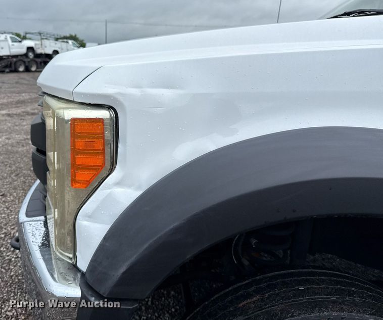 image for item EG5853 2018 Ford F550 Crew Cab flatbed truck