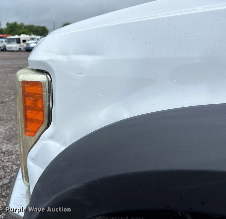 image for item EG5853 2018 Ford F550 Crew Cab flatbed truck