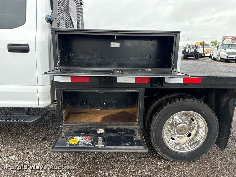 image for item EG5853 2018 Ford F550 Crew Cab flatbed truck