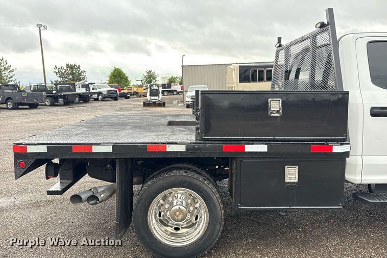image for item EG5853 2018 Ford F550 Crew Cab flatbed truck
