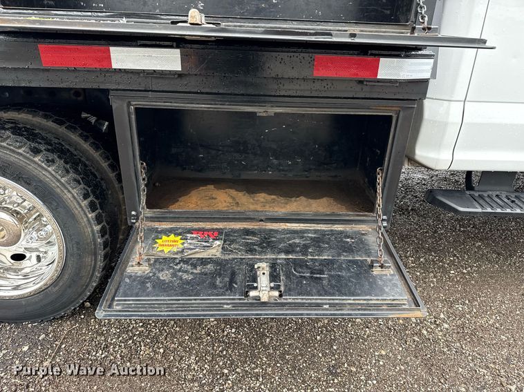 image for item EG5853 2018 Ford F550 Crew Cab flatbed truck