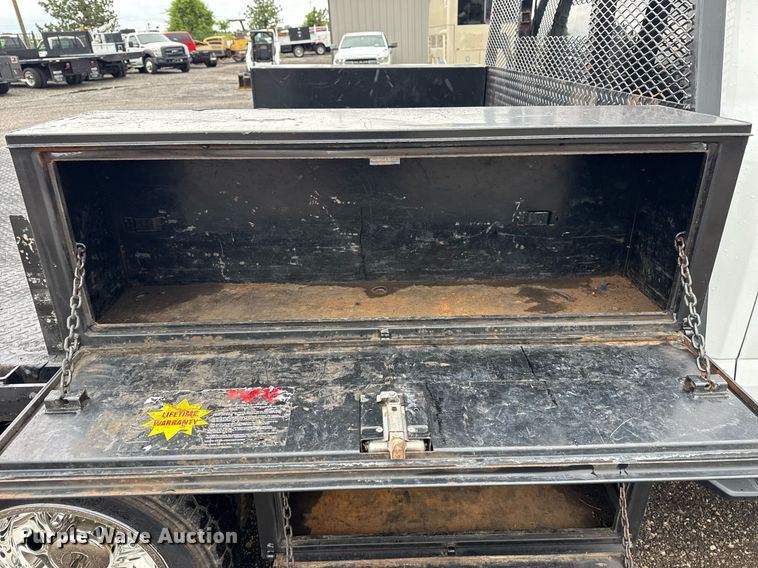 image for item EG5853 2018 Ford F550 Crew Cab flatbed truck