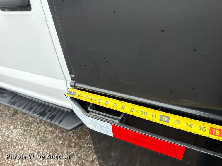 image for item EG5853 2018 Ford F550 Crew Cab flatbed truck