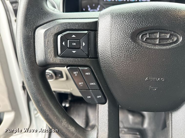 image for item EG5853 2018 Ford F550 Crew Cab flatbed truck