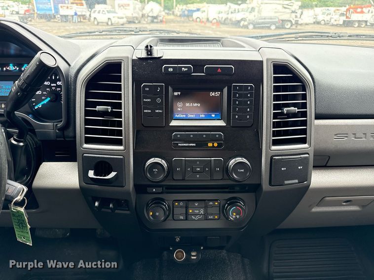 image for item EG5853 2018 Ford F550 Crew Cab flatbed truck