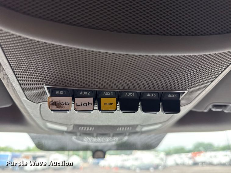 image for item EG5853 2018 Ford F550 Crew Cab flatbed truck