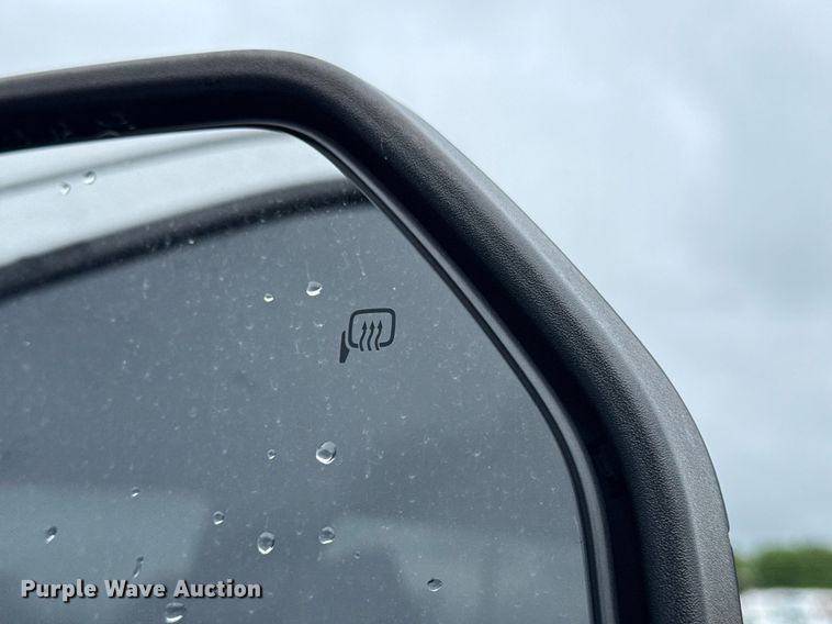 image for item EG5853 2018 Ford F550 Crew Cab flatbed truck