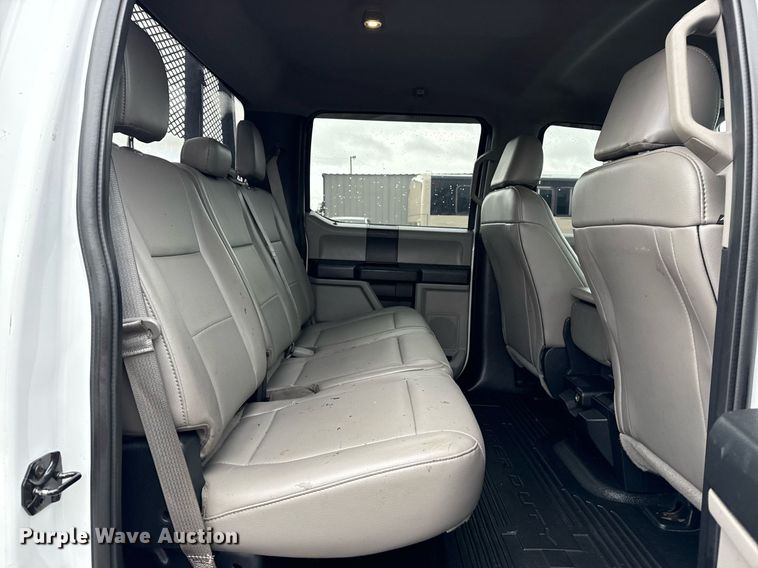 image for item EG5853 2018 Ford F550 Crew Cab flatbed truck