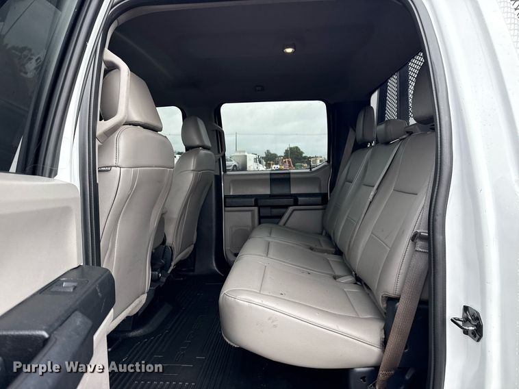 image for item EG5853 2018 Ford F550 Crew Cab flatbed truck