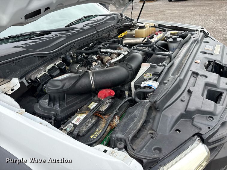 image for item EG5853 2018 Ford F550 Crew Cab flatbed truck