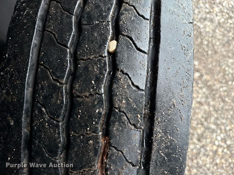 image for item EG5853 2018 Ford F550 Crew Cab flatbed truck