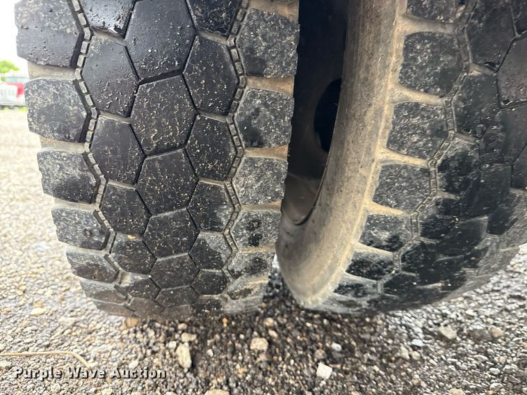 image for item EG5853 2018 Ford F550 Crew Cab flatbed truck