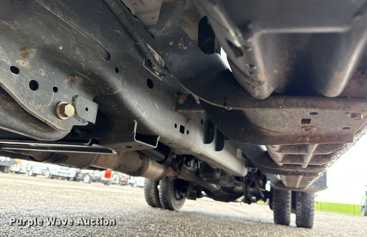 image for item EG5853 2018 Ford F550 Crew Cab flatbed truck