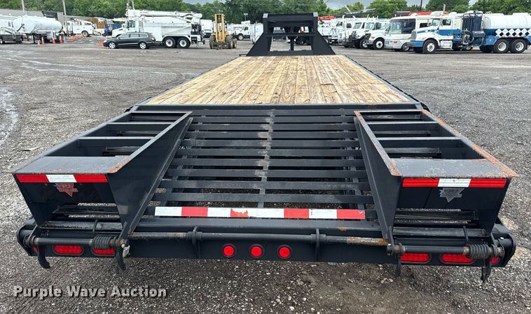 image for item EG5856 2015 PJ Trailers equipment trailer
