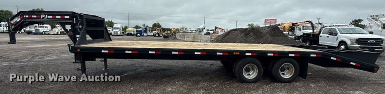 image for item EG5856 2015 PJ Trailers equipment trailer