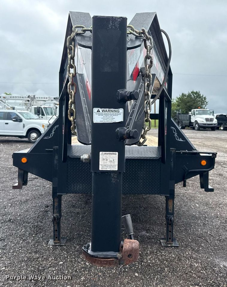 image for item EG5856 2015 PJ Trailers equipment trailer