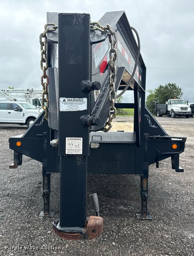 image for item EG5856 2015 PJ Trailers equipment trailer