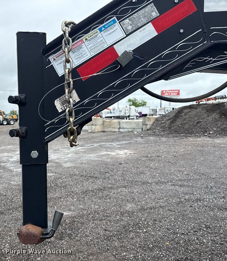 image for item EG5856 2015 PJ Trailers equipment trailer