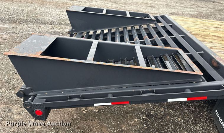 image for item EG5856 2015 PJ Trailers equipment trailer