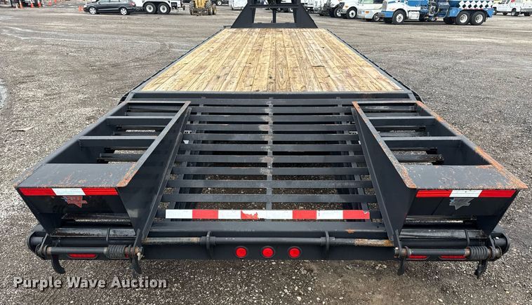image for item EG5856 2015 PJ Trailers equipment trailer