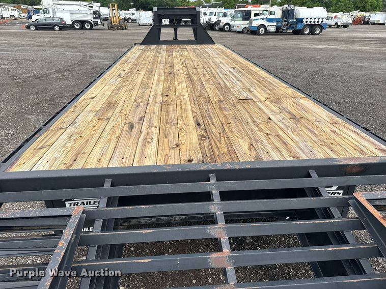 image for item EG5856 2015 PJ Trailers equipment trailer