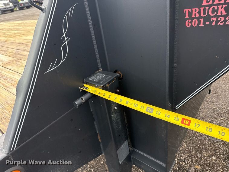 image for item EG5856 2015 PJ Trailers equipment trailer