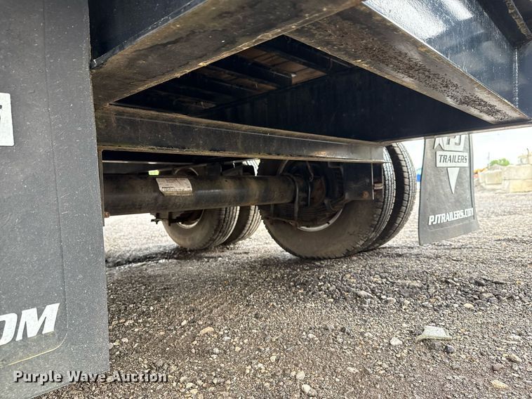 image for item EG5856 2015 PJ Trailers equipment trailer