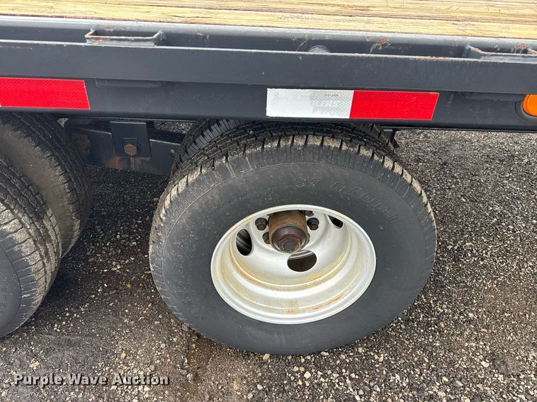 image for item EG5856 2015 PJ Trailers equipment trailer