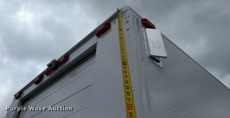 image for item EG5889 2001 Freightliner MT45  delivery truck