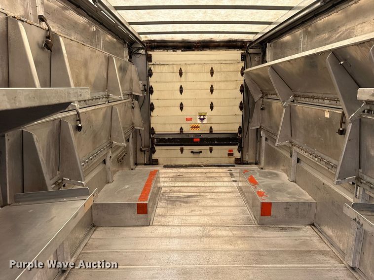 image for item EG5889 2001 Freightliner MT45  delivery truck