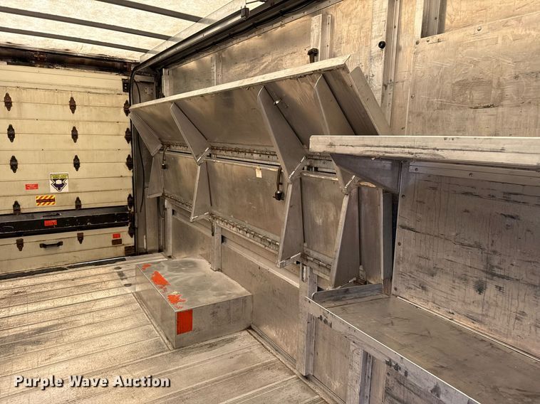 image for item EG5889 2001 Freightliner MT45  delivery truck