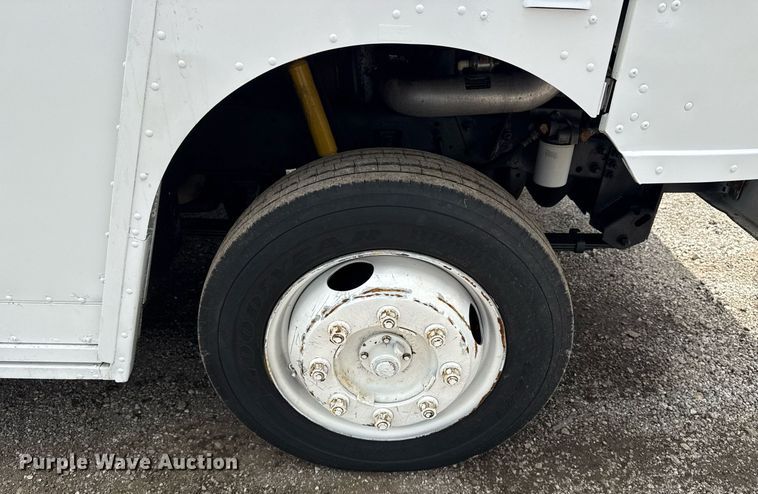 image for item EG5889 2001 Freightliner MT45  delivery truck