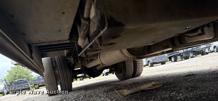 image for item EG5889 2001 Freightliner MT45  delivery truck