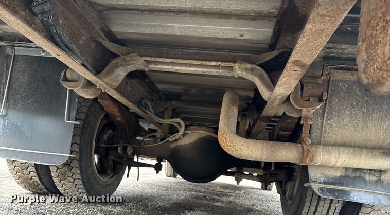 image for item EG5889 2001 Freightliner MT45  delivery truck