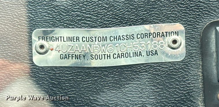 image for item EG5889 2001 Freightliner MT45  delivery truck