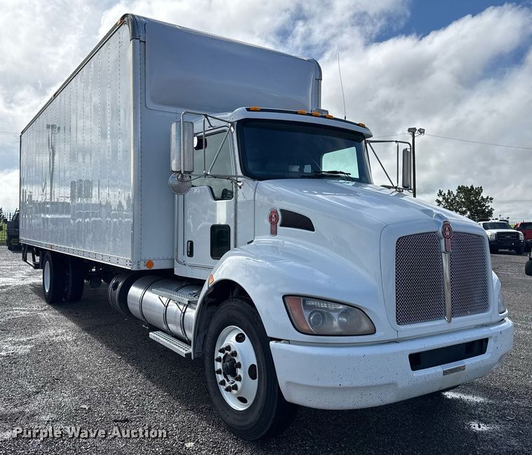 image for item EG5898 2016 Kenworth T270 box truck