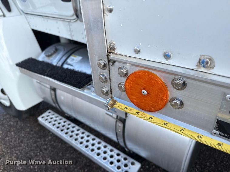 image for item EG5898 2016 Kenworth T270 box truck