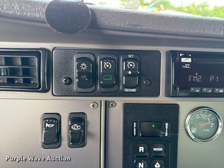 image for item EG5898 2016 Kenworth T270 box truck