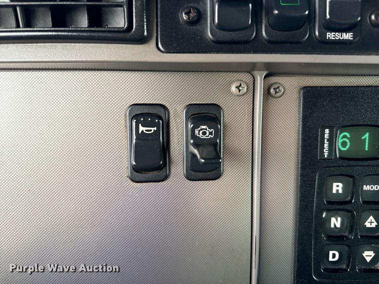 image for item EG5898 2016 Kenworth T270 box truck