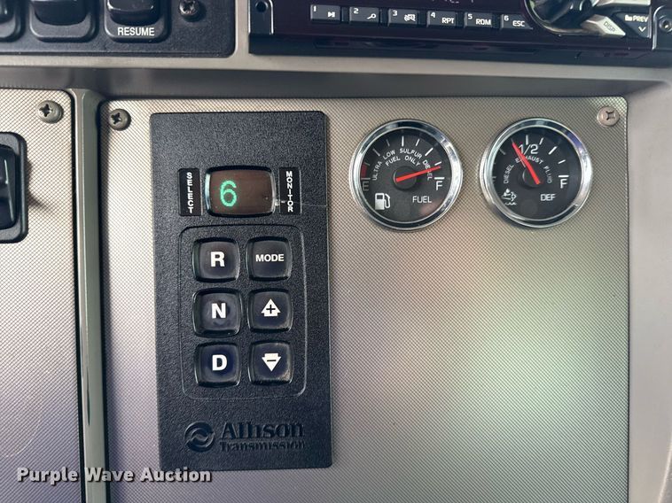 image for item EG5898 2016 Kenworth T270 box truck