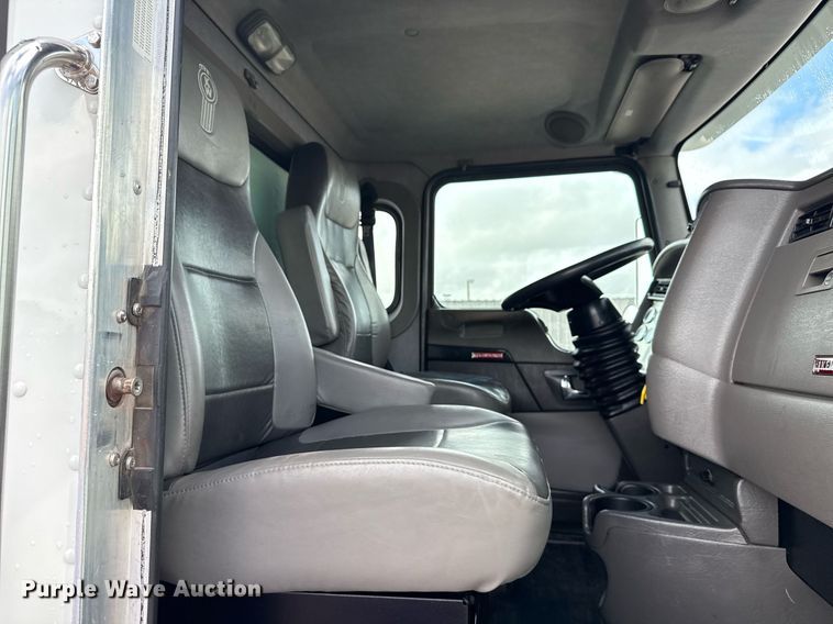 image for item EG5898 2016 Kenworth T270 box truck