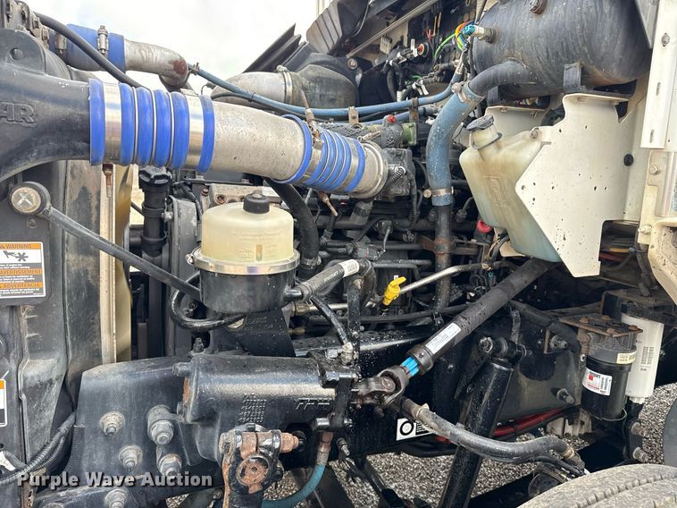 image for item EG5898 2016 Kenworth T270 box truck