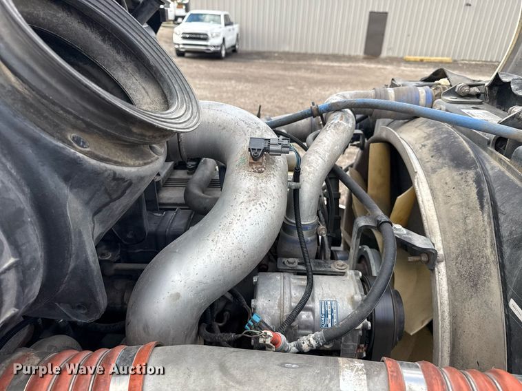 image for item EG5898 2016 Kenworth T270 box truck