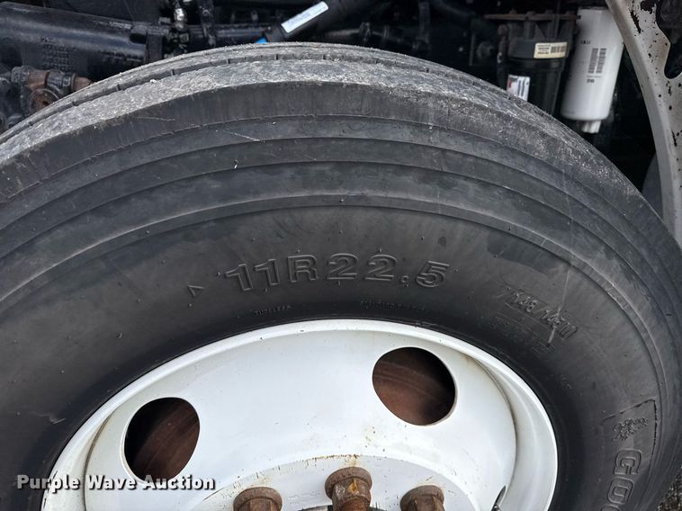 image for item EG5898 2016 Kenworth T270 box truck