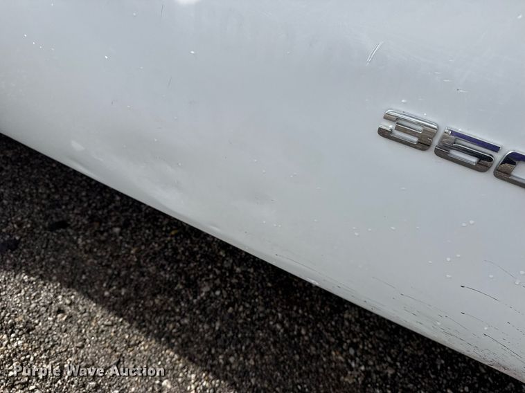 image for item EG5900 2010 Chevrolet Silverado 3500HD Crew Cab flatbed pickup truck