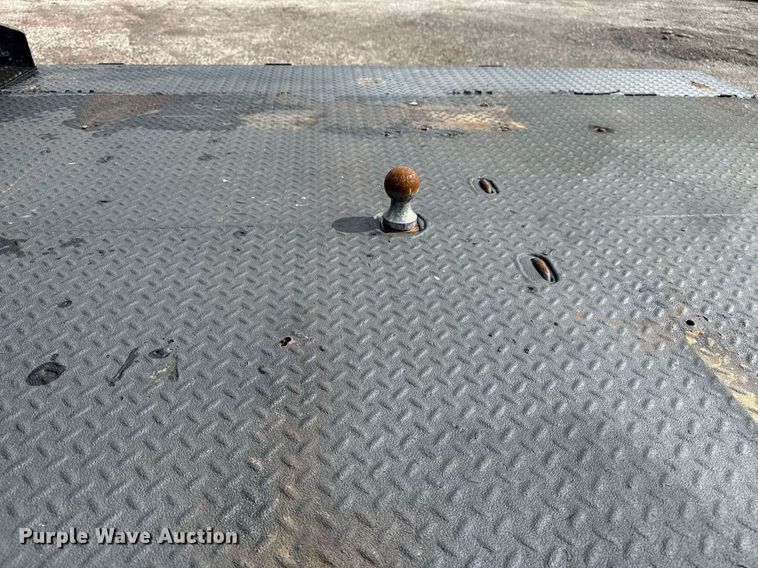 image for item EG5900 2010 Chevrolet Silverado 3500HD Crew Cab flatbed pickup truck